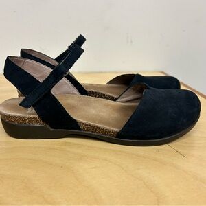 Dansko Rowan Womens 7.5-8 EU 38 Mary Jane Black Leather sandals